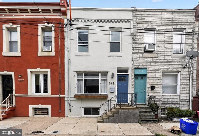 Building Photo - 1911 S Lambert St