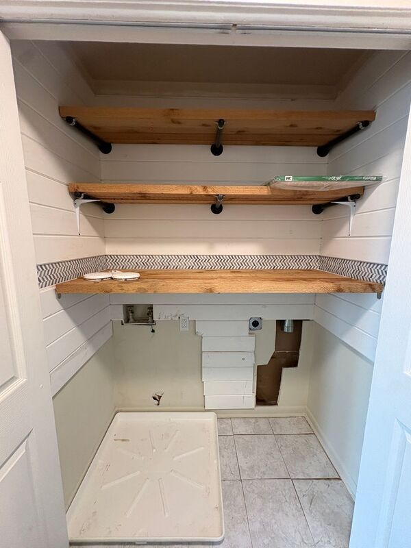 Building Photo - 400 Lakeside Dr