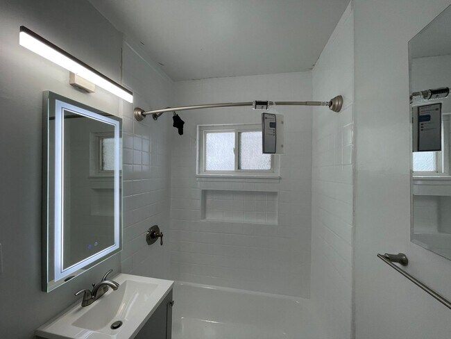 Building Photo - 4962 S Centinela Ave