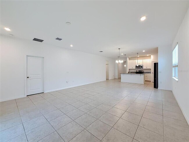 Building Photo - 418 Quayside Ave