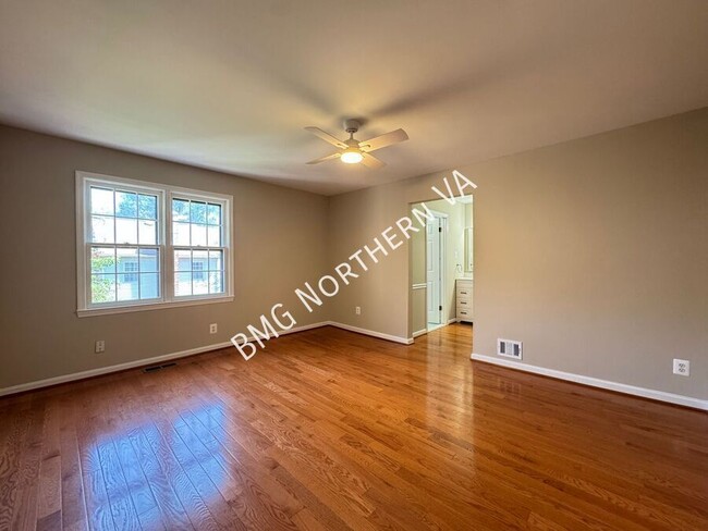 Building Photo - 9606 Scotch Haven Dr
