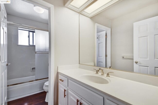 Building Photo - 616 Gravatt Dr