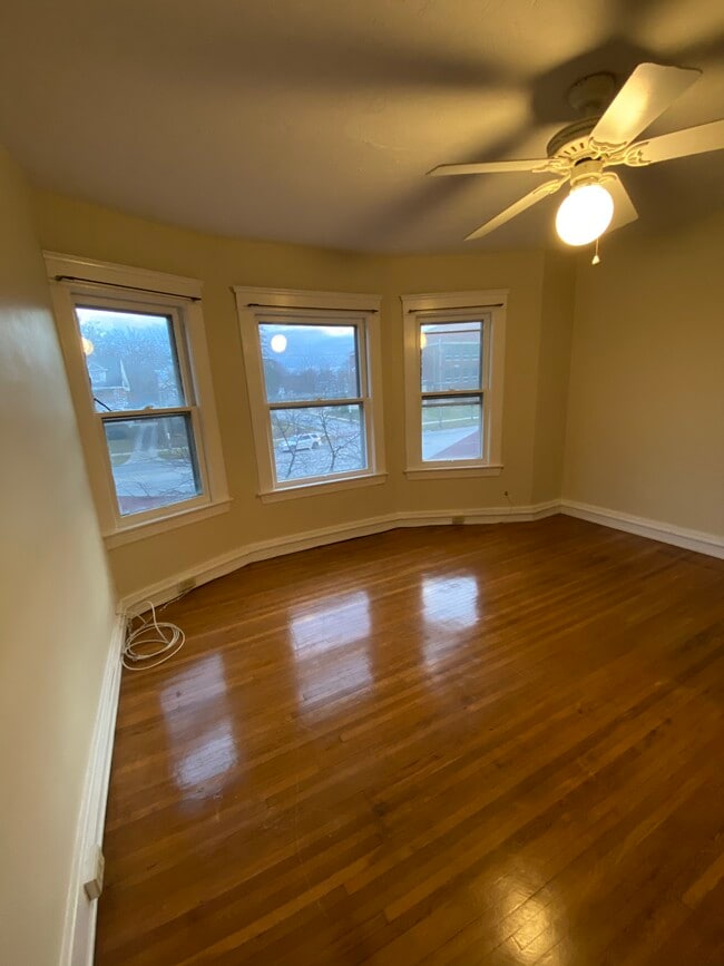 Building Photo - 15518 Clifton Blvd