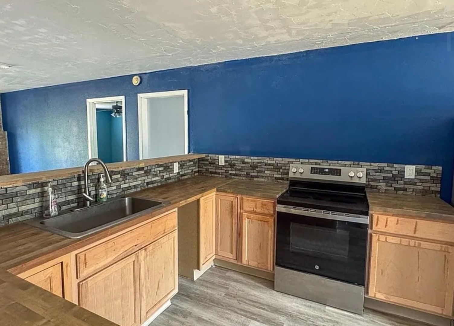 Building Photo - 18 Sutterfield Ln