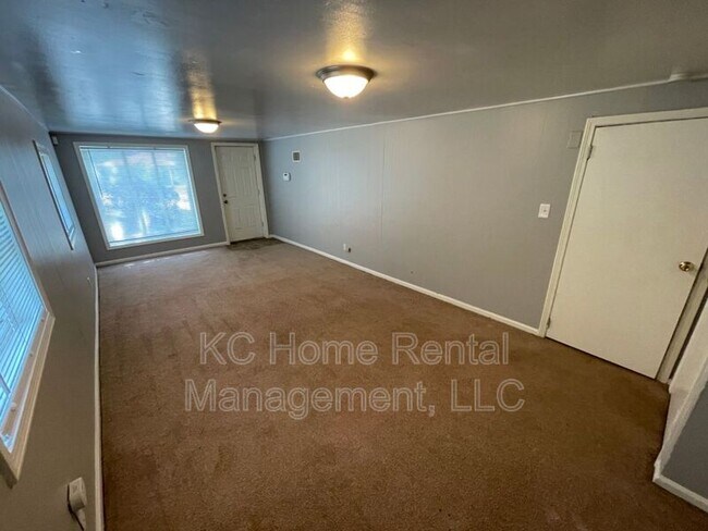 Building Photo - 10200 Fremont Ave