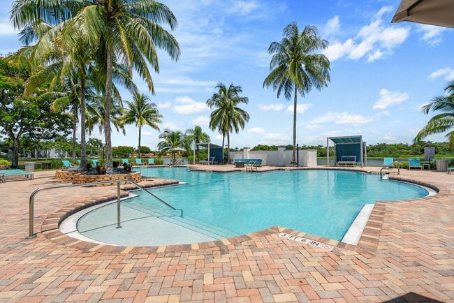 Ample outdoor lounging to sunbathe - Windsor Pembroke Pines