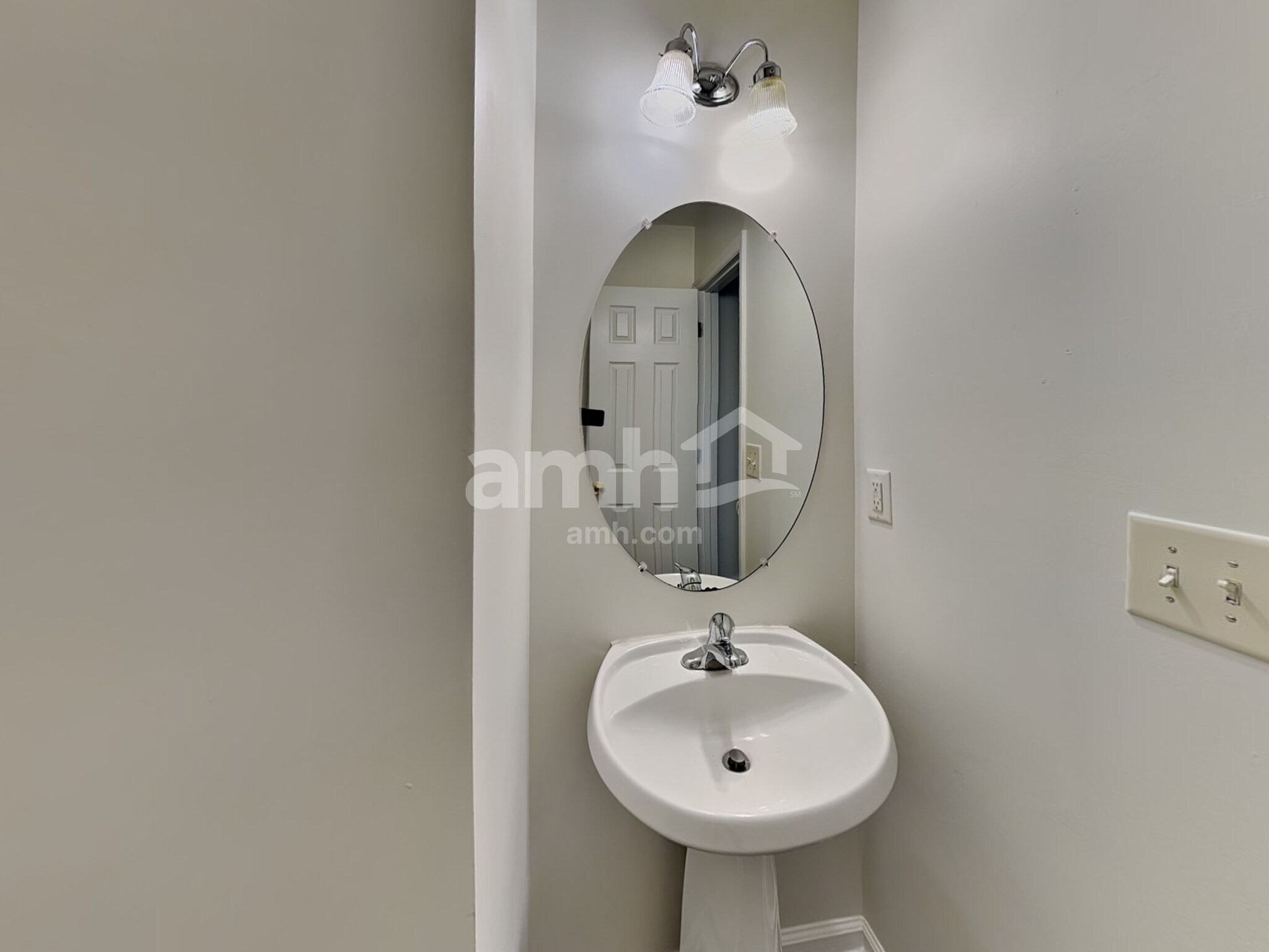 Building Photo - 5620 Bolitar Dr