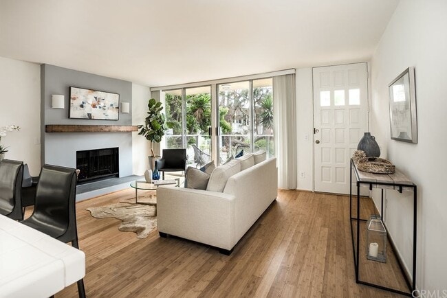 Building Photo - MR0021 (RUBS)