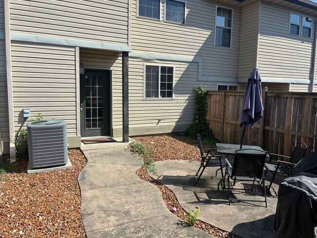 Building Photo - 4207 Gladden Ln