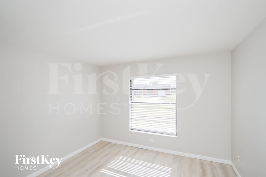Building Photo - 1377 Prum Ave NW