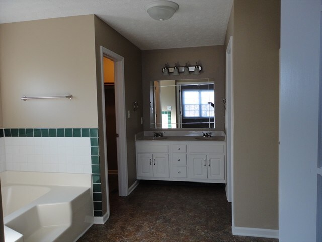 Building Photo - 5633 Southern Mist Drive