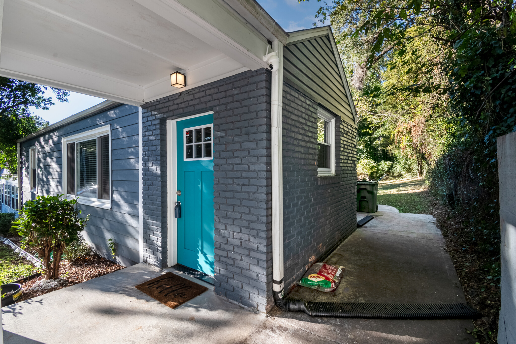 Building Photo - 38 Adair Ave SE