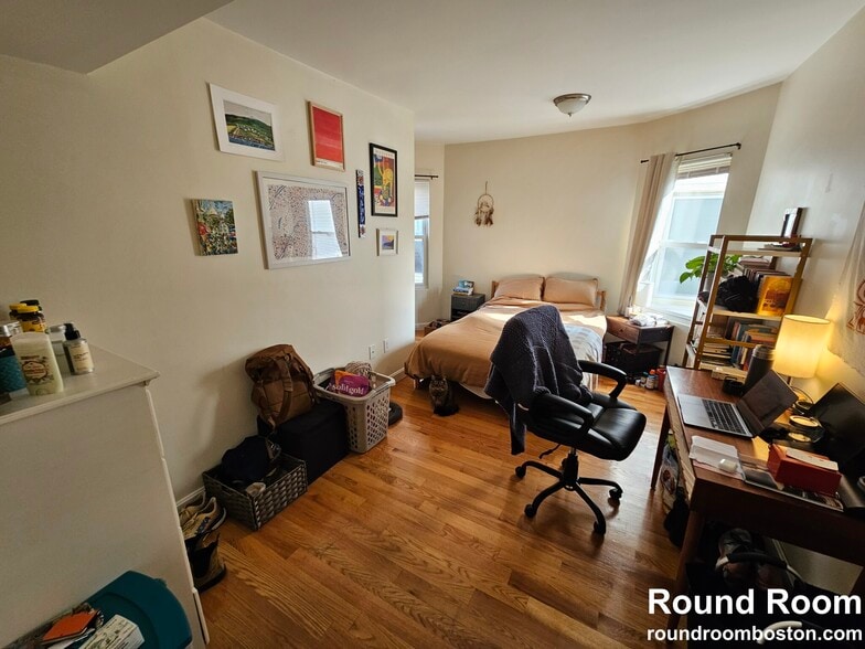 Building Photo - 23 Weitz St