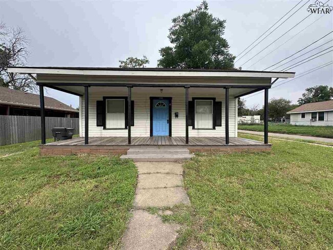Primary Photo - 1500 Giddings St