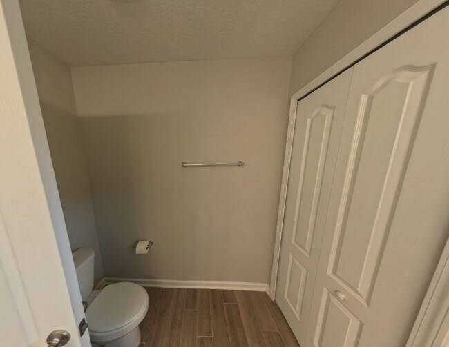 Building Photo - 70409 Winding River Dr