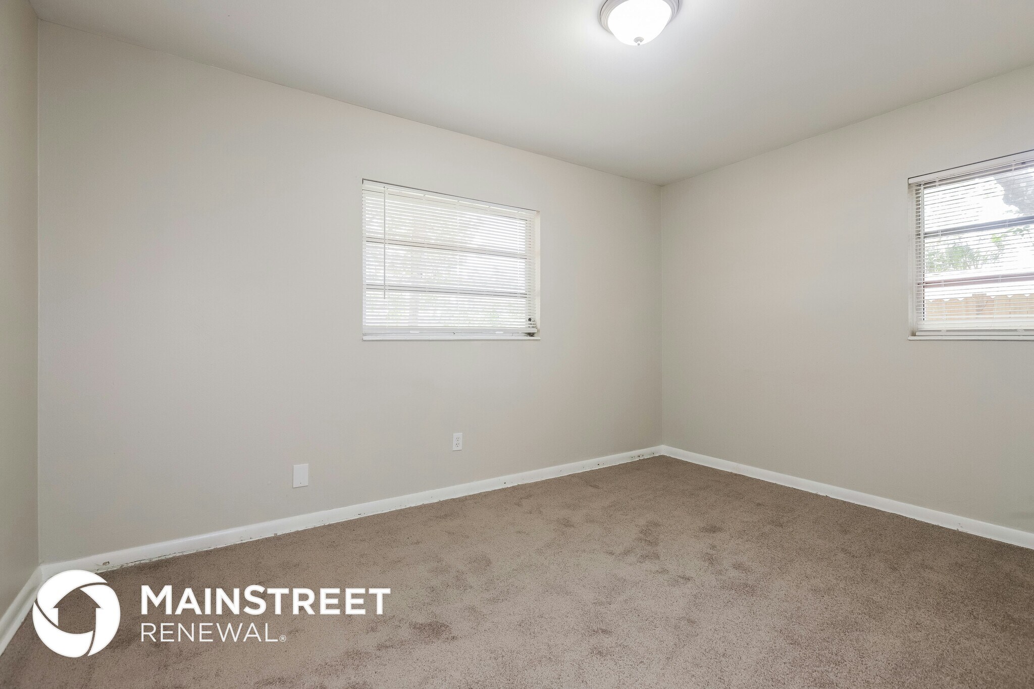 Building Photo - 510 Hedge Row Rd