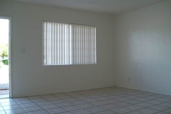 Building Photo - **3 Bedroom Tempe Home – Great Location | ...