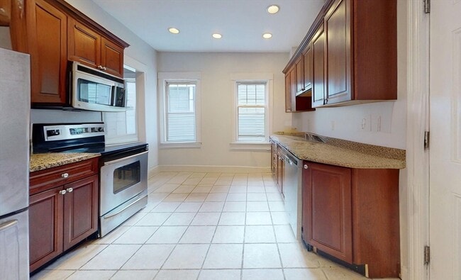 Building Photo - 34 Saranac St