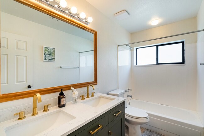 Building Photo - 4113 W Cielo Grande