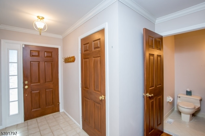 Building Photo - 9 Sturbridge Ct