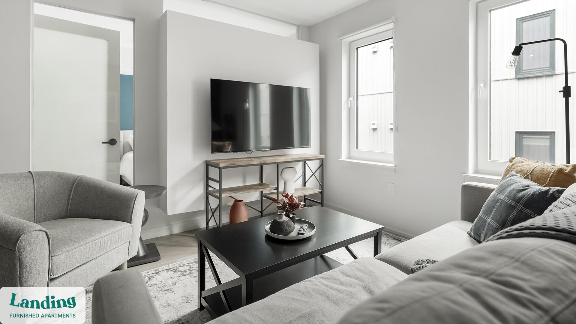 Building Photo - 2009 N Howard St