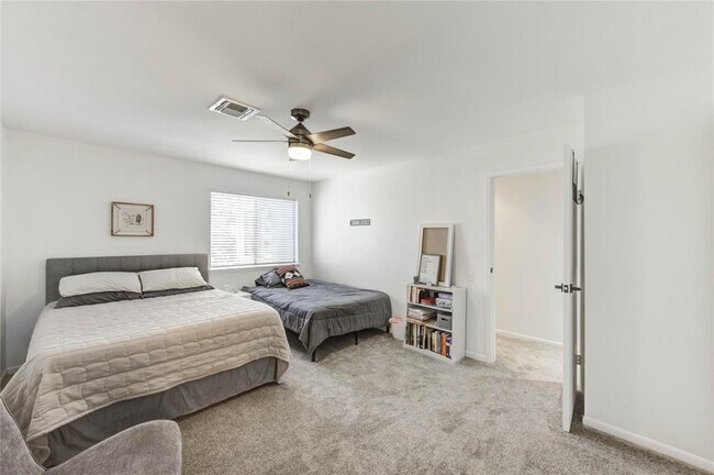 Building Photo - 1572 Prairie Grove Dr
