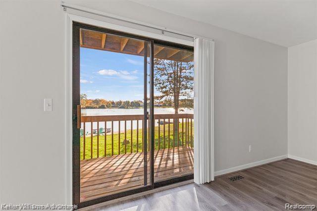 Building Photo - 27300 Sandy Hill Ln