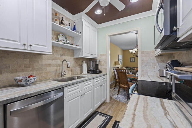 Building Photo - 5473 SE Miles Grant Rd