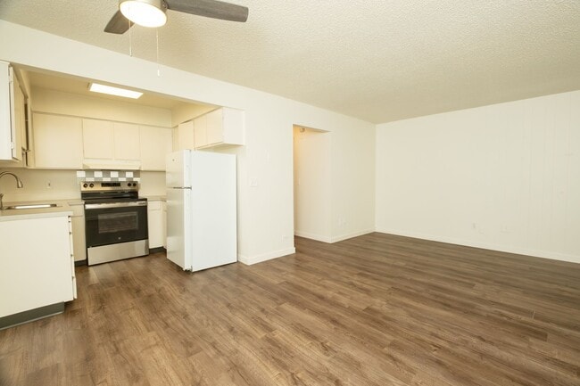 Building Photo - Lovely 1 Bedroom Freshly Updated in Historic Irvington!