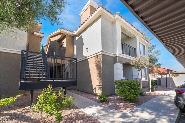 Building Photo - 2900 Sunridge Heights Pkwy
