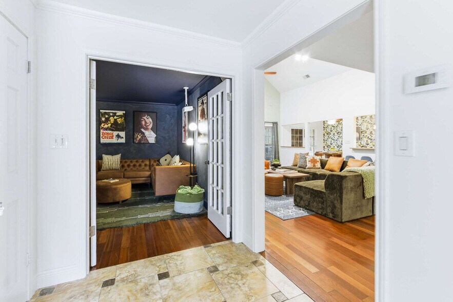 Building Photo - 13303 Southwalk St