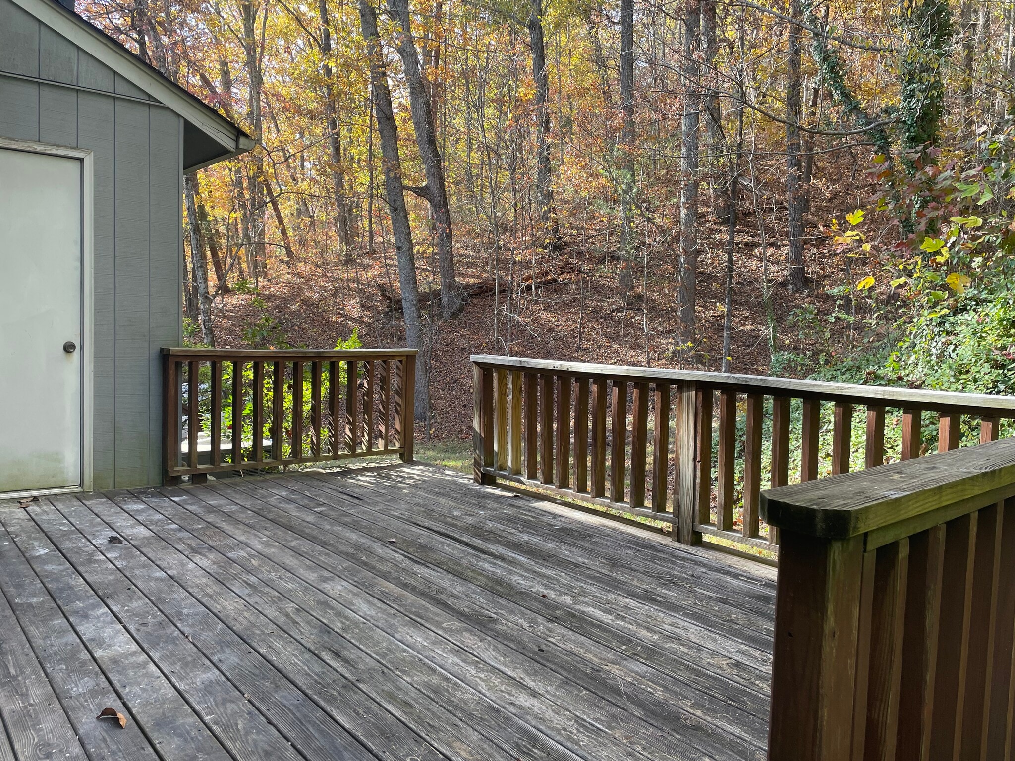 Large 15ft x 20ft deck - 6709 Langston Dr