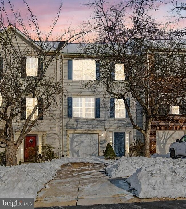 Building Photo - 10159 Elgin Way