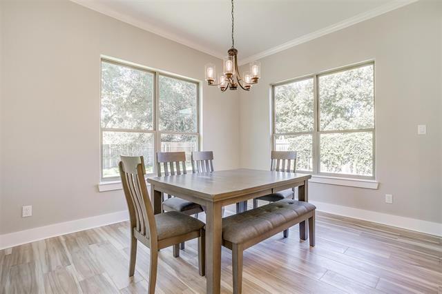 Building Photo - 908 Meadowlark Ln