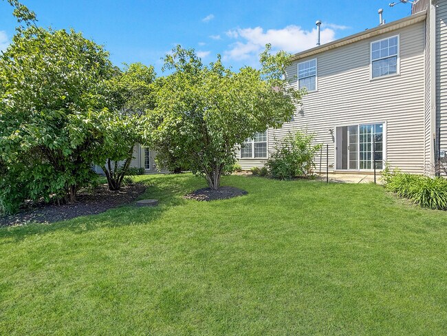 Building Photo - 1089 Ellsworth Dr
