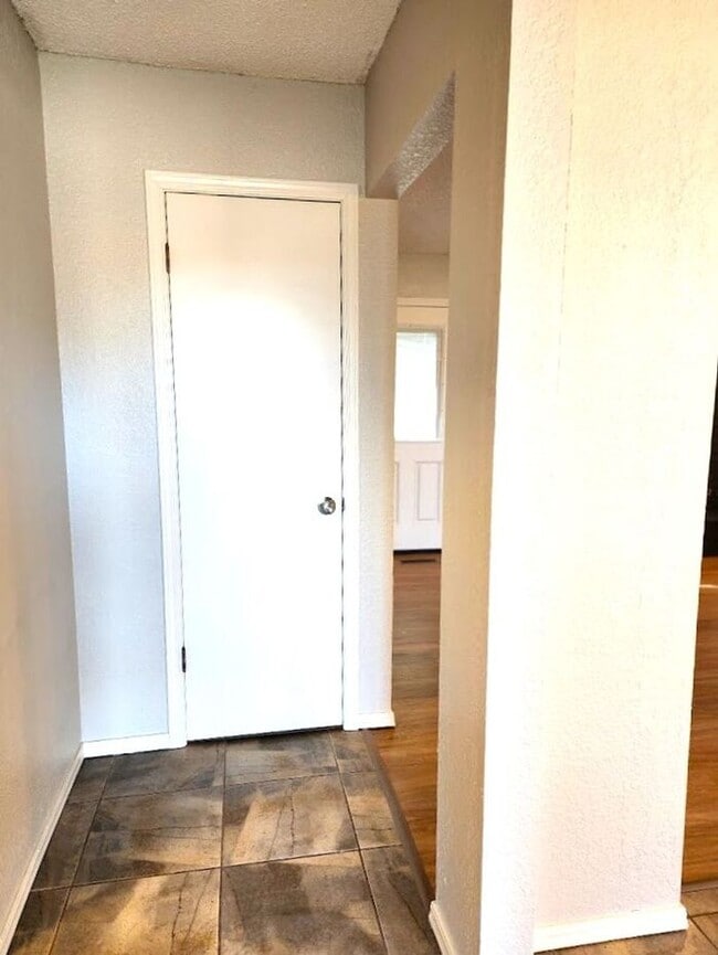 Building Photo - 3 Bed 2 Bath Home-Choctaw Trails Sec I Addition