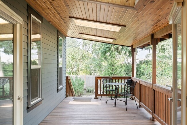 Building Photo - Beautiful 3-bdrm/2.5-bath in Beaumont-Wils...