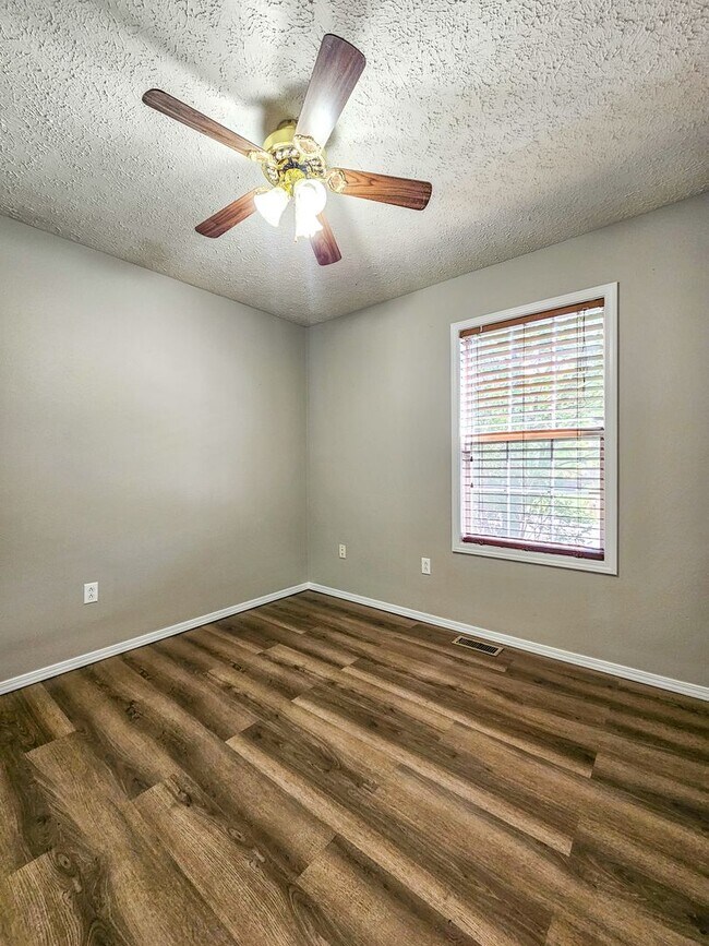 Building Photo - 1257 W Bridgewood Pl