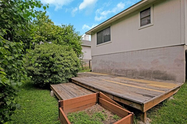 Building Photo - 10718 Claywood Dr