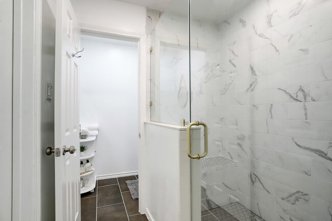 Building Photo - 1510 Rosalie St