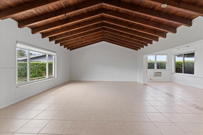 Building Photo - 1961 NE 188th St