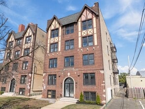 Building Photo - 118-120 W 2nd Ave