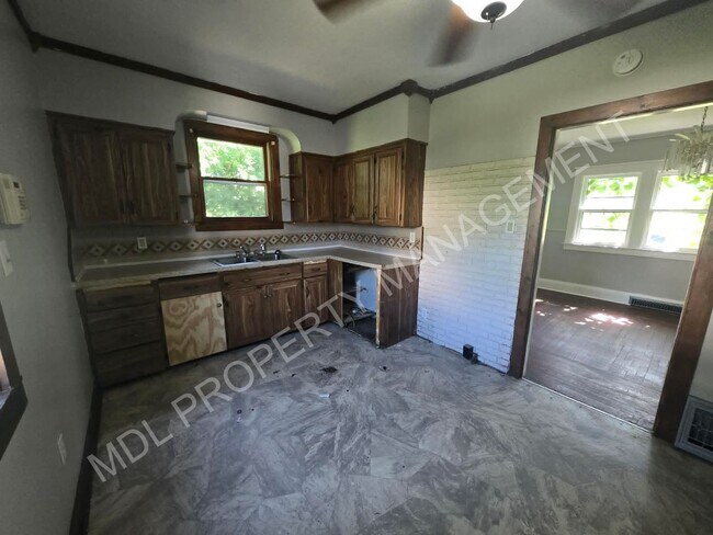 Building Photo - 3-Bedroom House in Saginaw