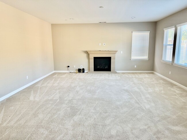 Building Photo - Executive Home in Temecula