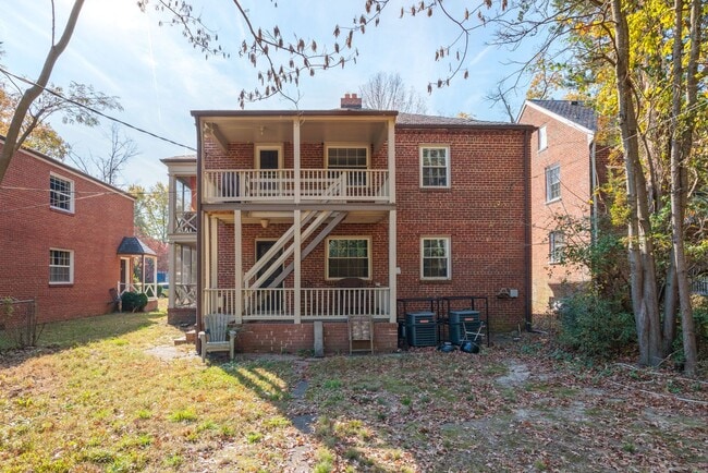 Building Photo - 3916 Stuart Ave