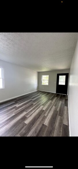 Building Photo - 3824 Longton Dr