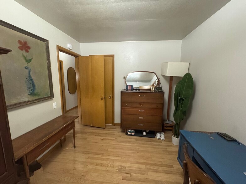 Building Photo - 1207 Jenifer St