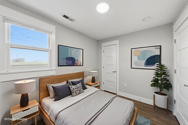 Building Photo - Large Ranch on Cul-de-sac