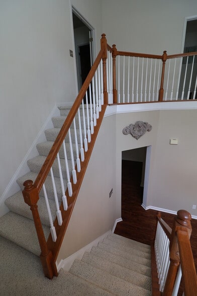 Building Photo - 10979 Princeton Village Dr