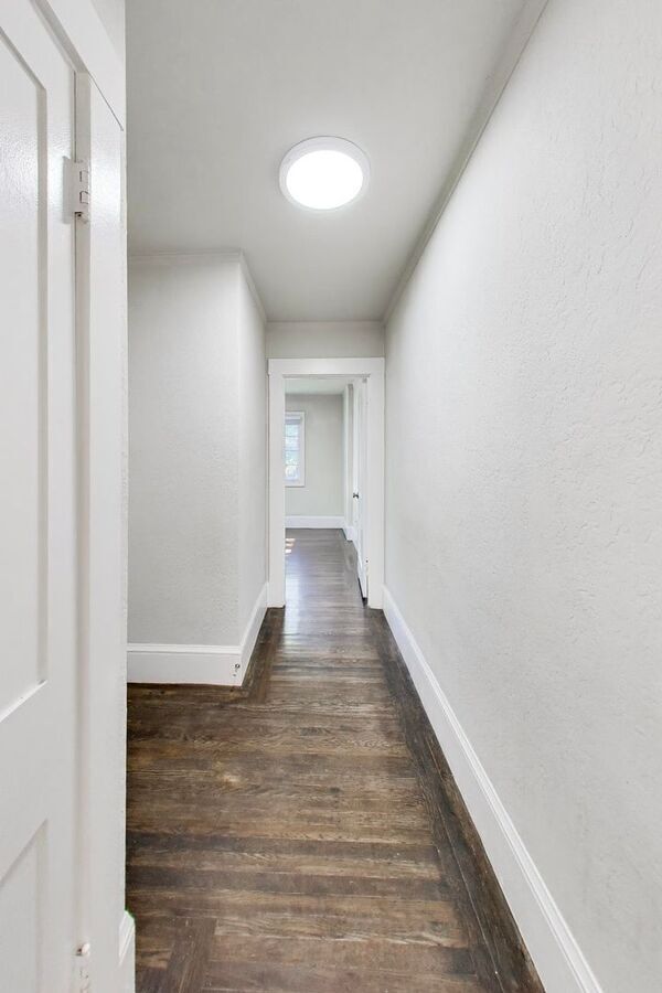 Building Photo - 825 55th St